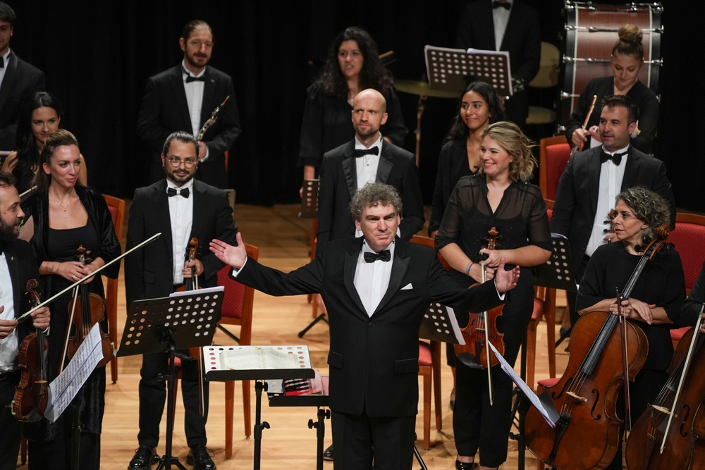 Live Turkish classical music performance in Istanbul